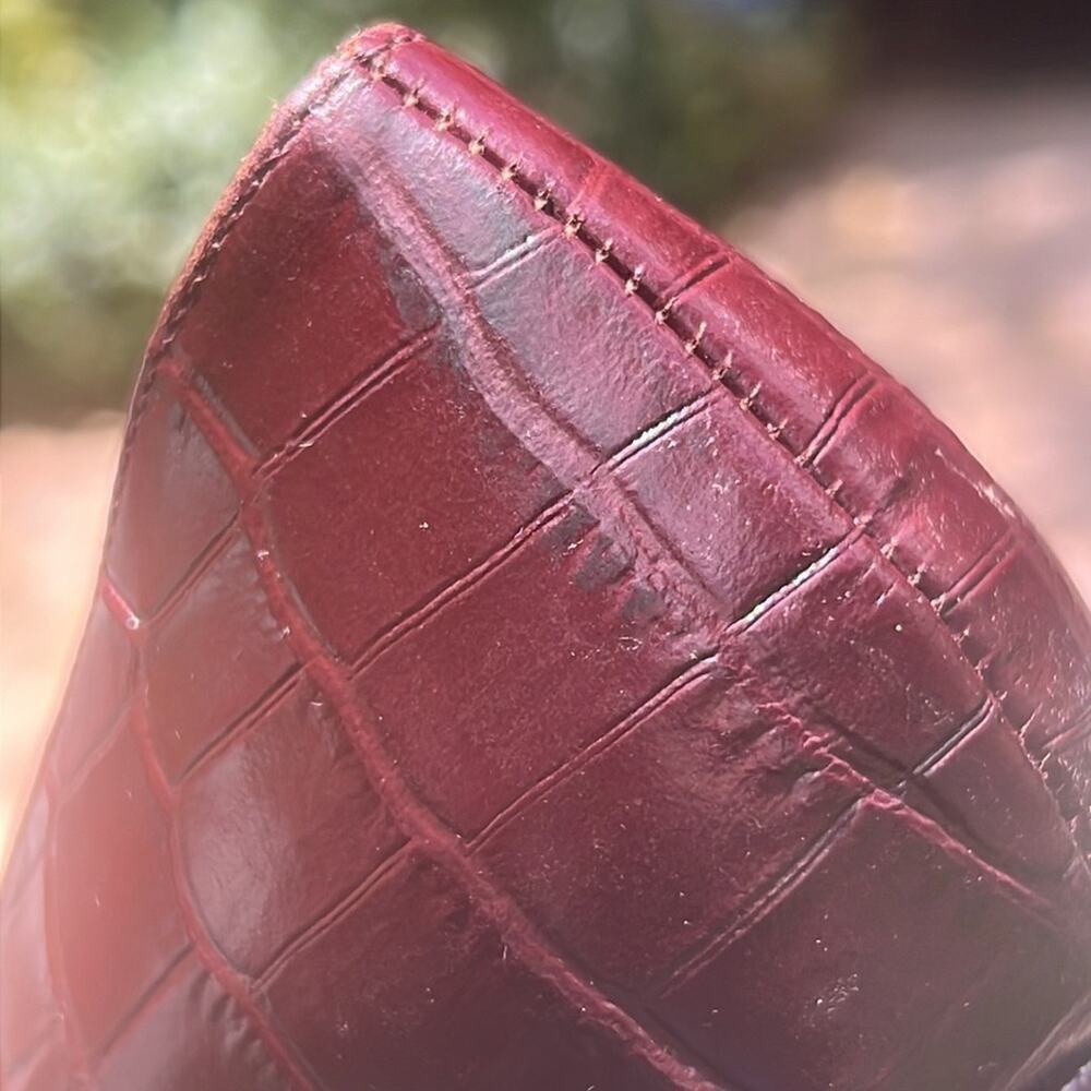 ▶️ Aquatalia ◀️ Maroon Embossed Leather Croc Pattern Pumps. 8 M - Picture 10 of 16